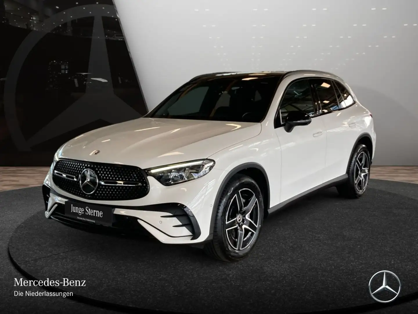 Mercedes-Benz GLC 300 4M AMG+NIGHT+PANO+360+AHK+LED+TOTW+KEYLESS Weiß - 2