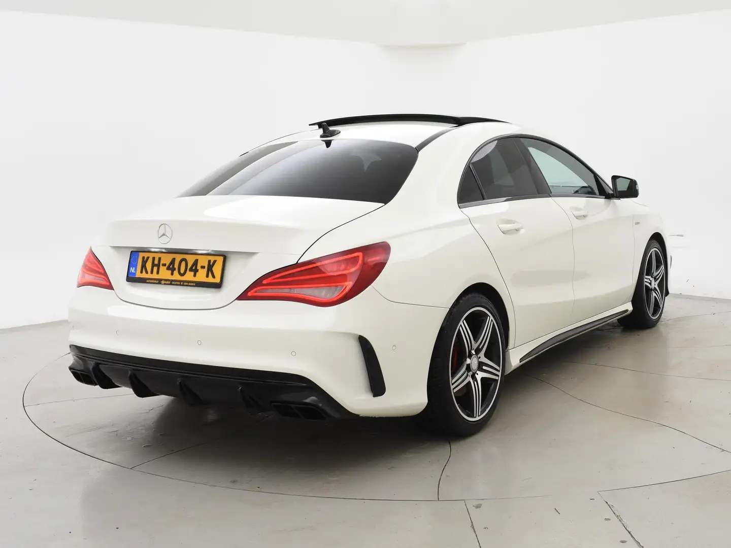 Mercedes-Benz CLA 250 4MATIC 211 PK AMG SPORT + PANORAMA | LEDER | HARMA Alb - 2