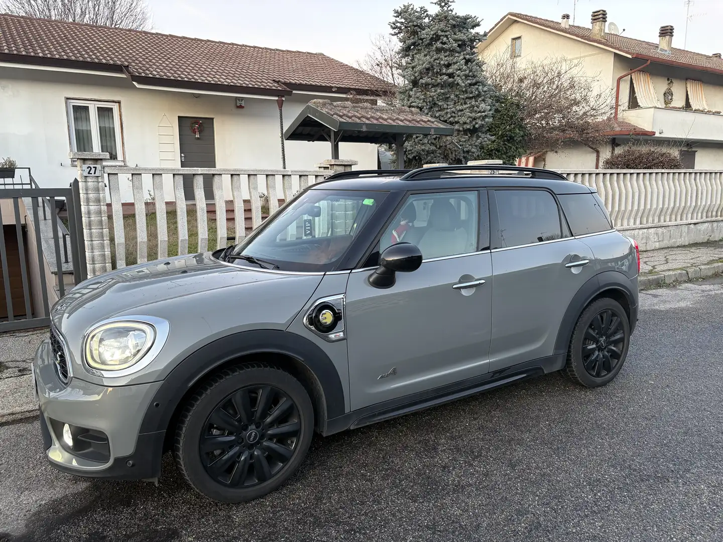 MINI Countryman SE All4 Černá - 1
