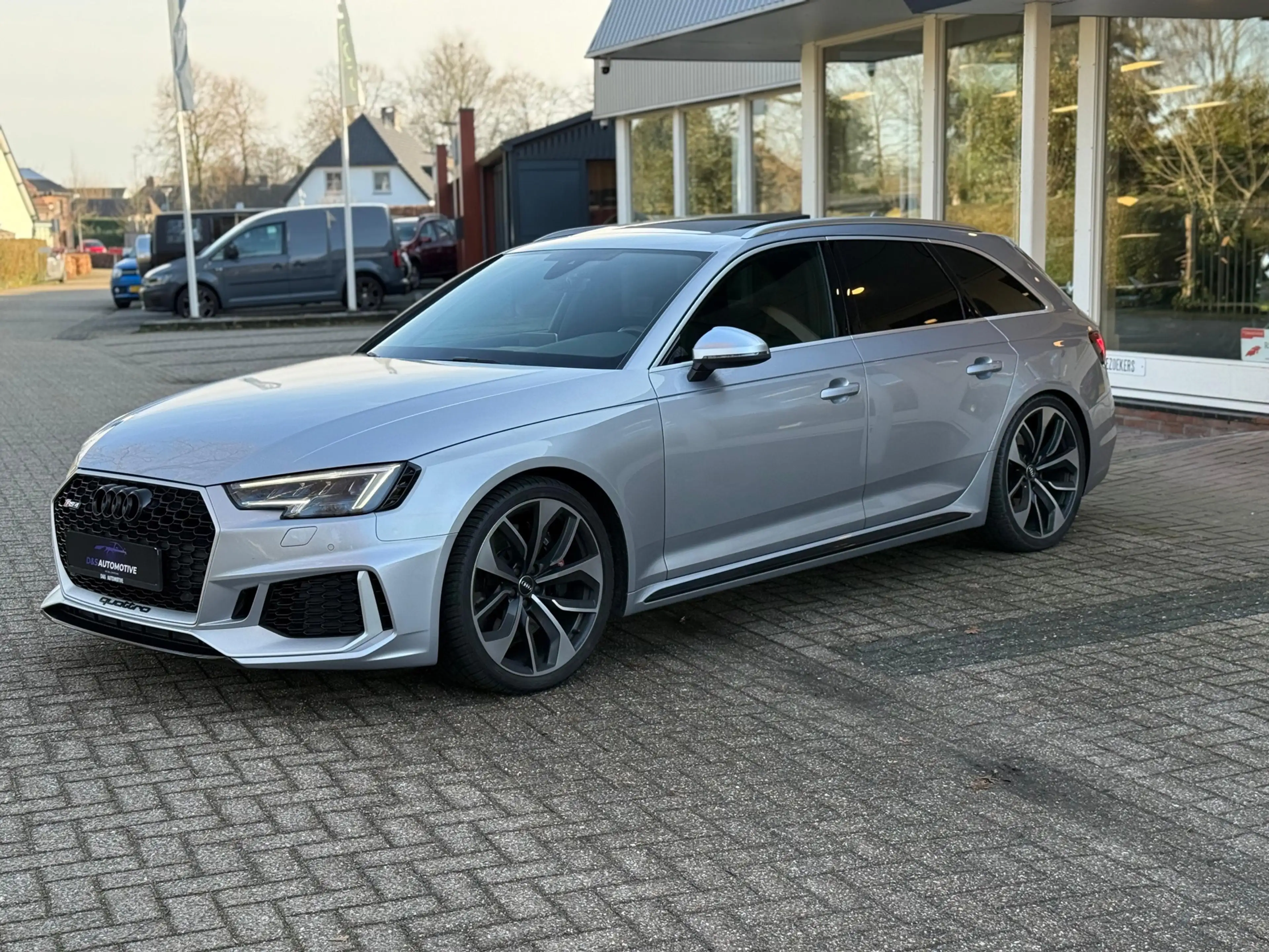 Audi RS4 2.9 TFSI quattro /pano/massage/matrix led — photo 3