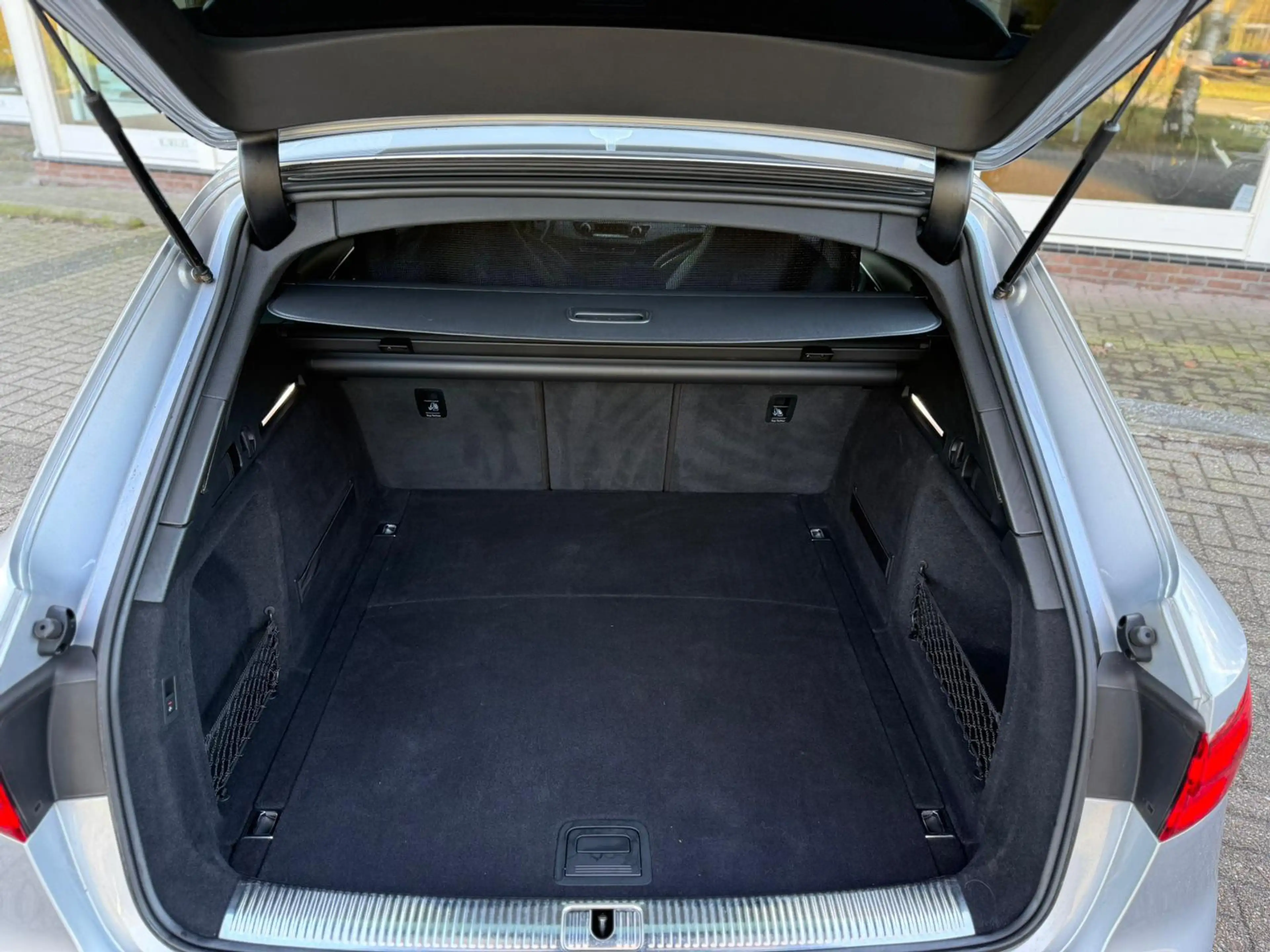 Audi RS4 2.9 TFSI quattro /pano/massage/matrix led — photo 9