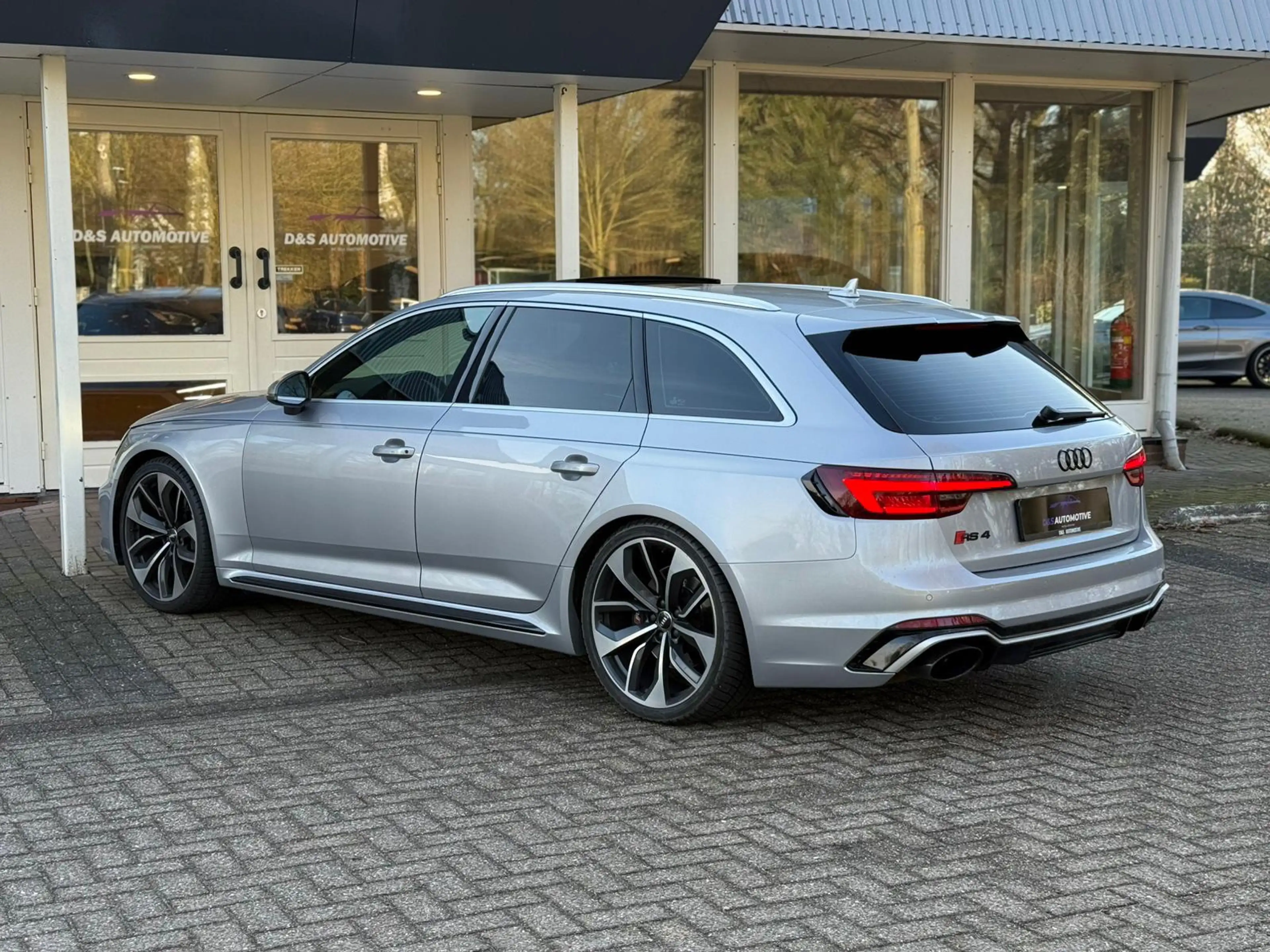 Audi RS4 2.9 TFSI quattro /pano/massage/matrix led — photo 7
