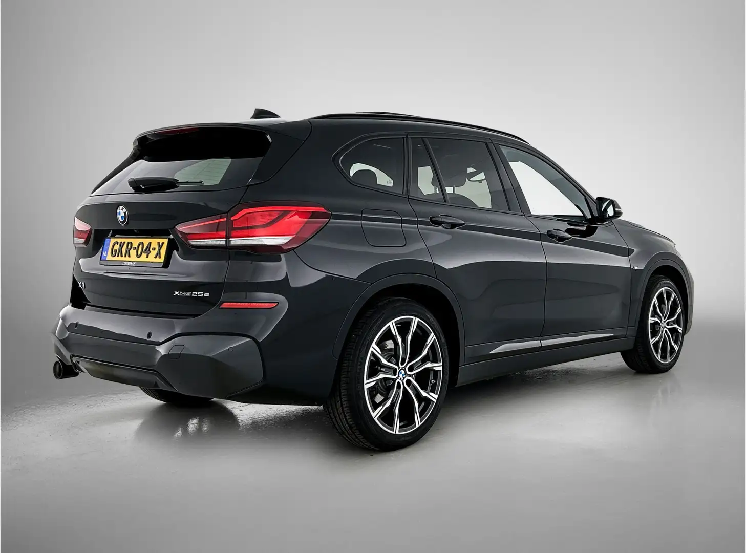 BMW X1 xDrive25e Business Edition Plus / M Sport pack / H Noir - 2
