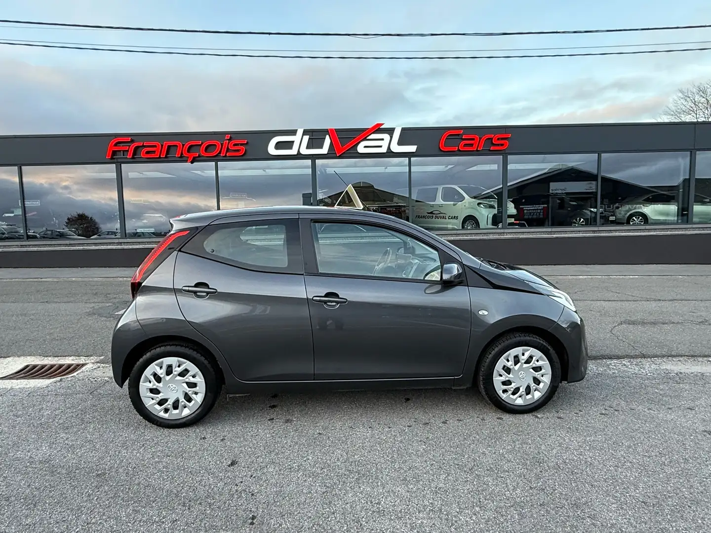 Toyota Aygo 😍ETAT EXCEPTIONNEL✅GARANTIE 2032👍DISPO IMM Gris - 1