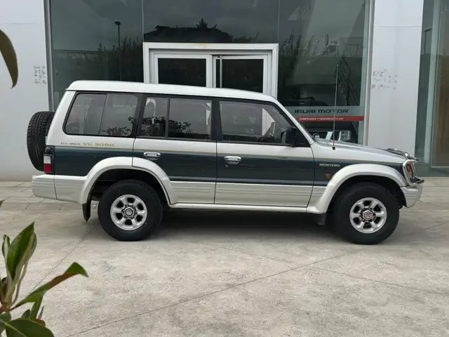 Mitsubishi Montero Largo 3.0 V6 GLS Lujo
