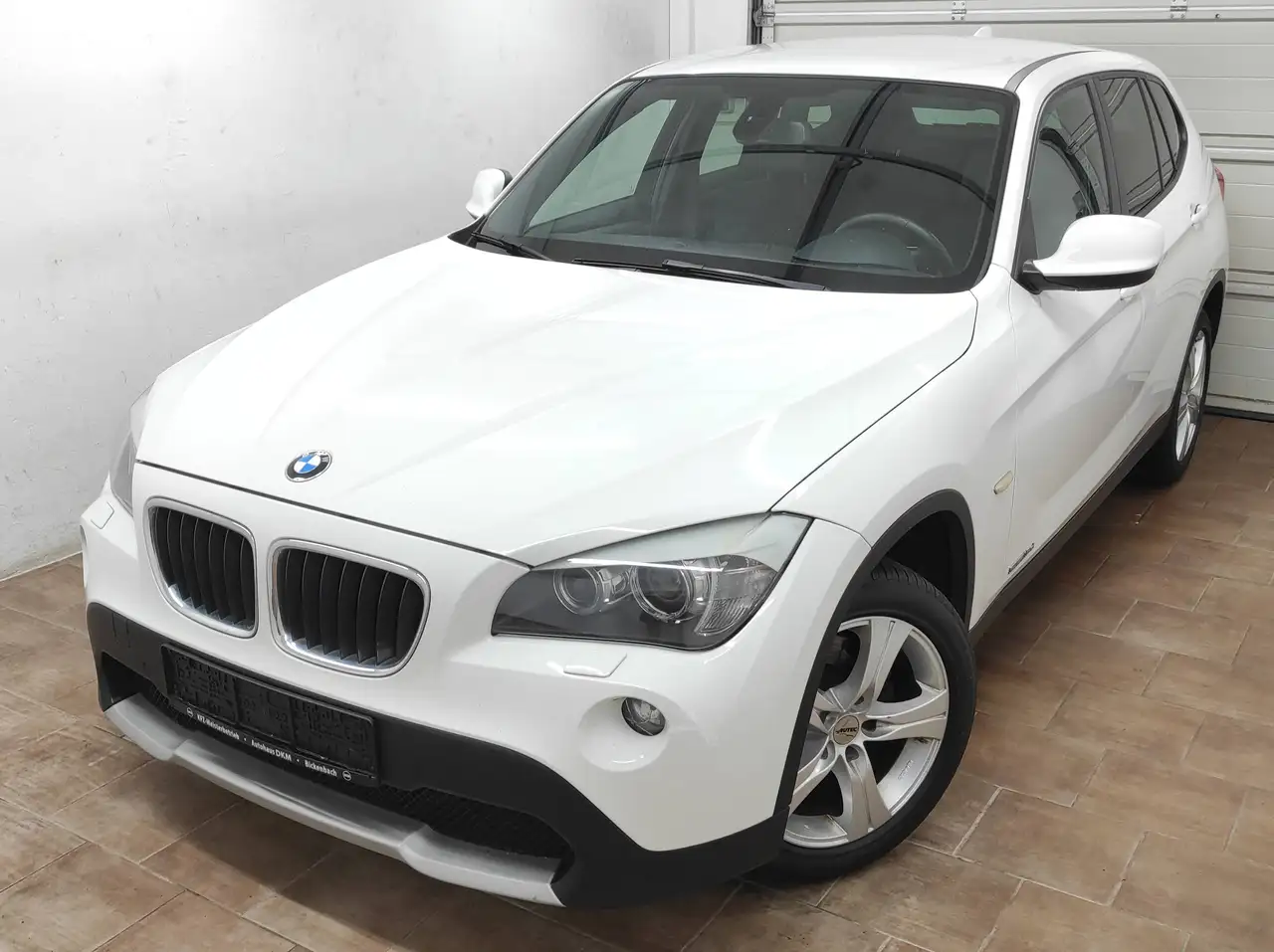 BMW X1 sDrive 18 d XENON NAVI KLIMAA EURO-5 SHZ — photo 1 of 15