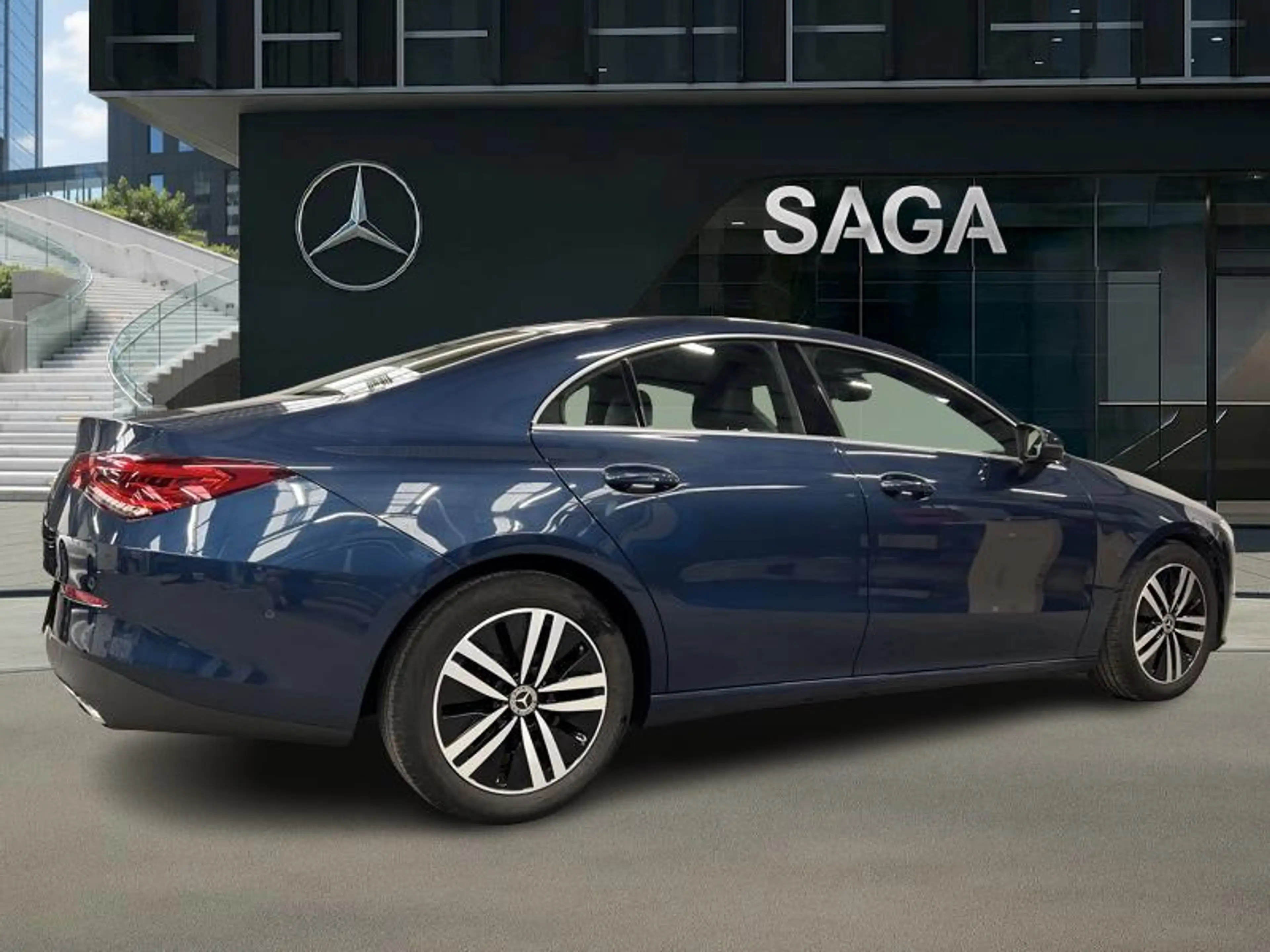 Mercedes-Benz CLA 180 d Coupé Luxury Line — photo 2