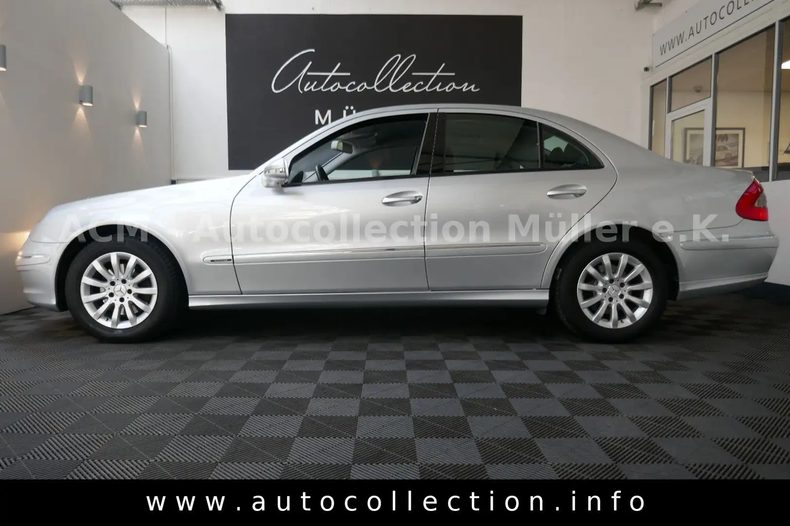 Mercedes-Benz E 280 4Matic*1.Hand*Scheckheft*PDC*Navi*Leder* Argent - 2