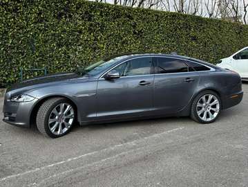 XJ 3.0 V6 s/c Premium Luxury awd auto