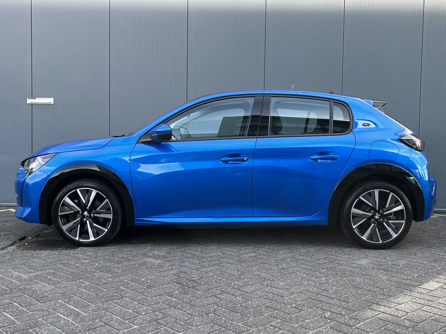 Peugeot e-208 EV Allure 50 kWh 136pk | Camera | 17'' Lichtmetale Blauw - 2