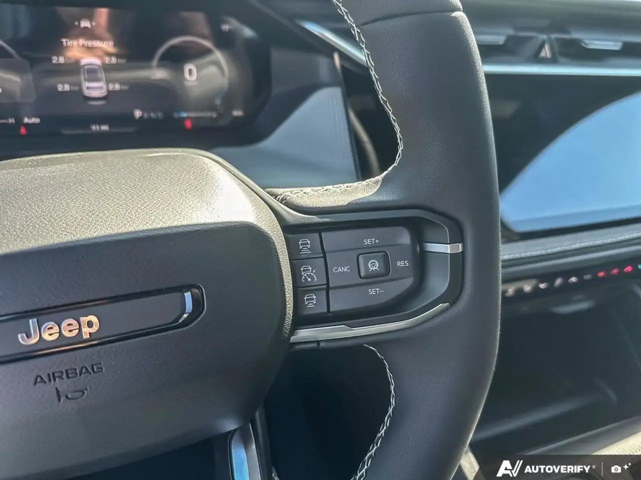 Jeep Cherokee снимка Jeep Cherokee
