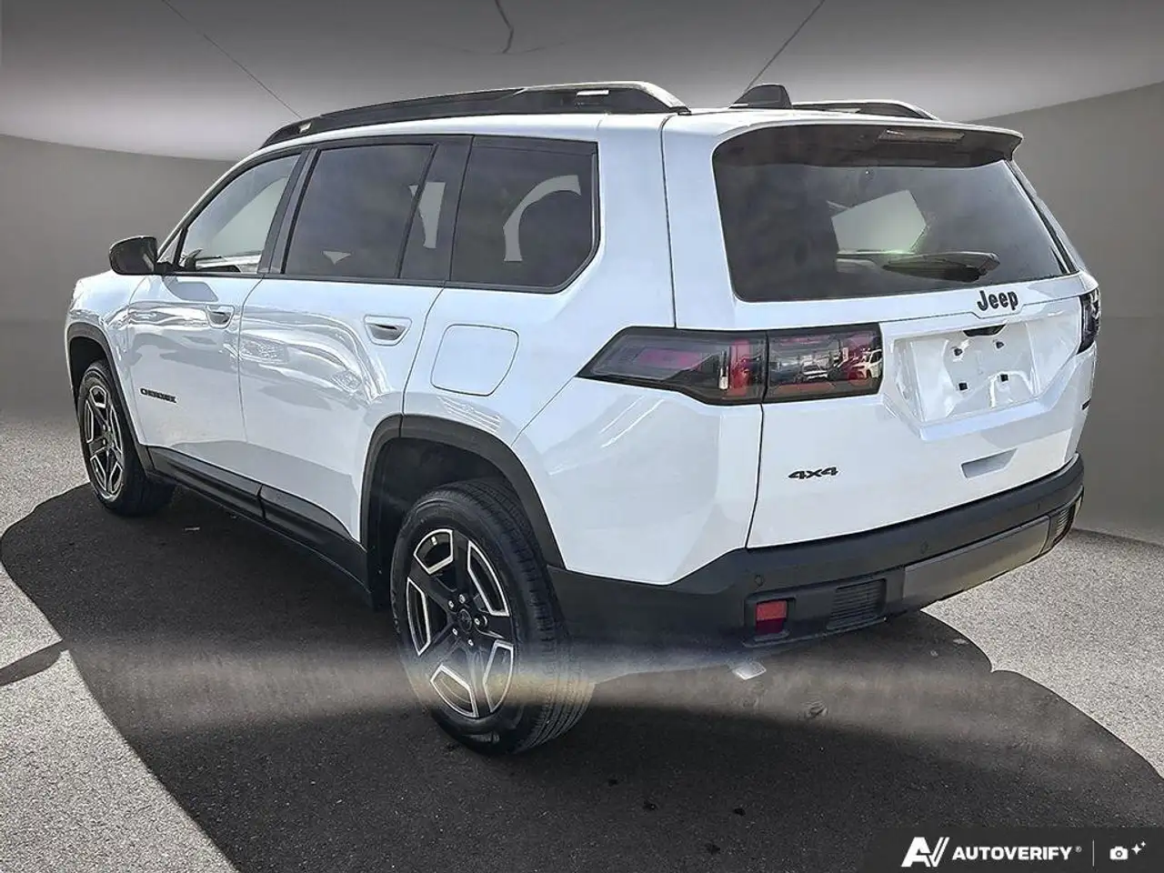 Jeep Cherokee снимка Jeep Cherokee