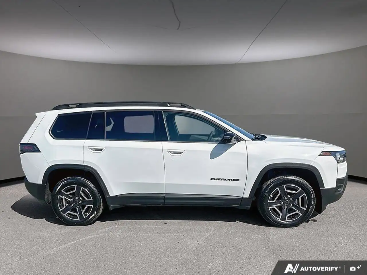 Jeep Cherokee снимка Jeep Cherokee