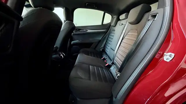 Alfa Romeo Stelvio view 9