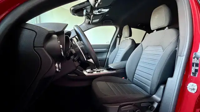 Alfa Romeo Stelvio view 8