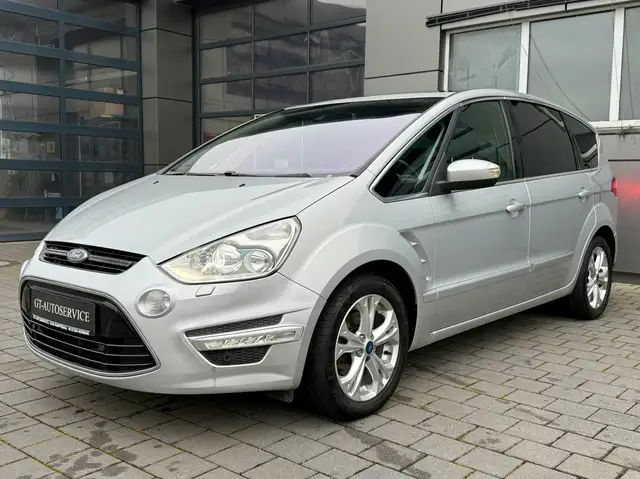 Ford S-Max Titanium 7-Sitzer/AHK/Navi/Tempomat/SHZ/8-fach