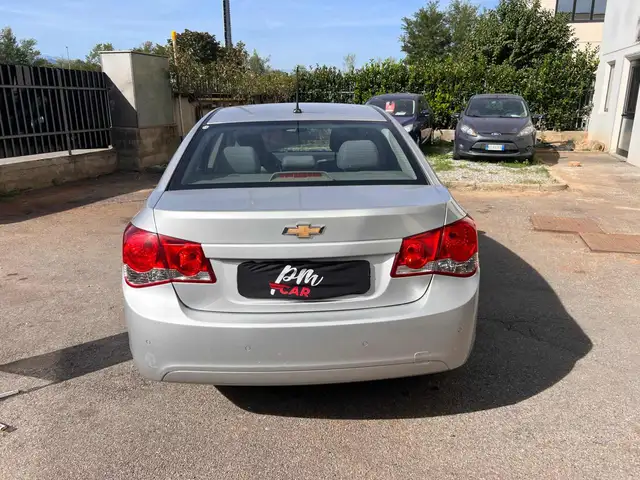 Chevrolet Cruze view 6