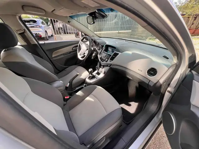 Chevrolet Cruze view 11