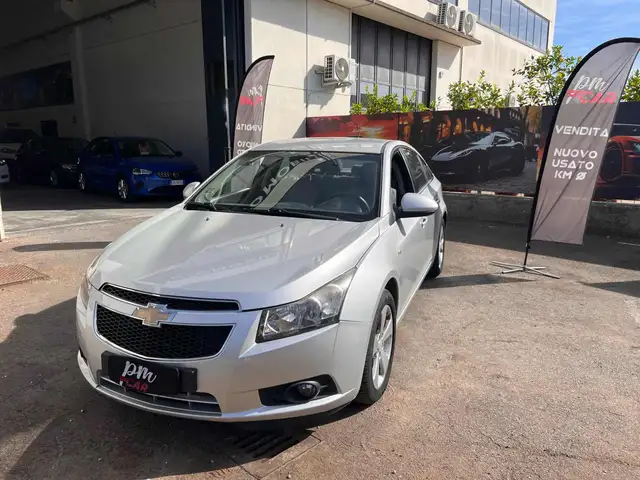 Chevrolet Cruze view 3