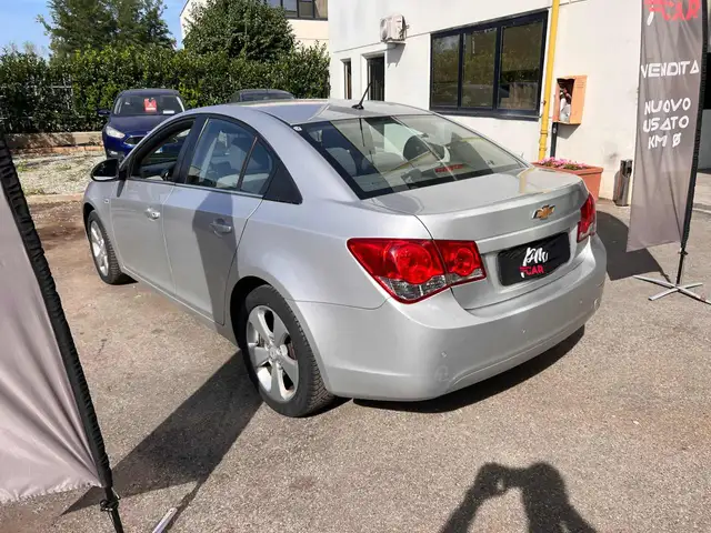 Chevrolet Cruze view 7