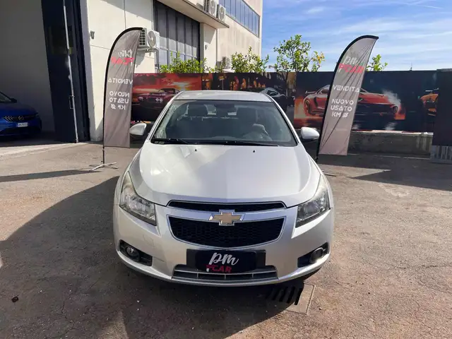 Chevrolet Cruze view 2