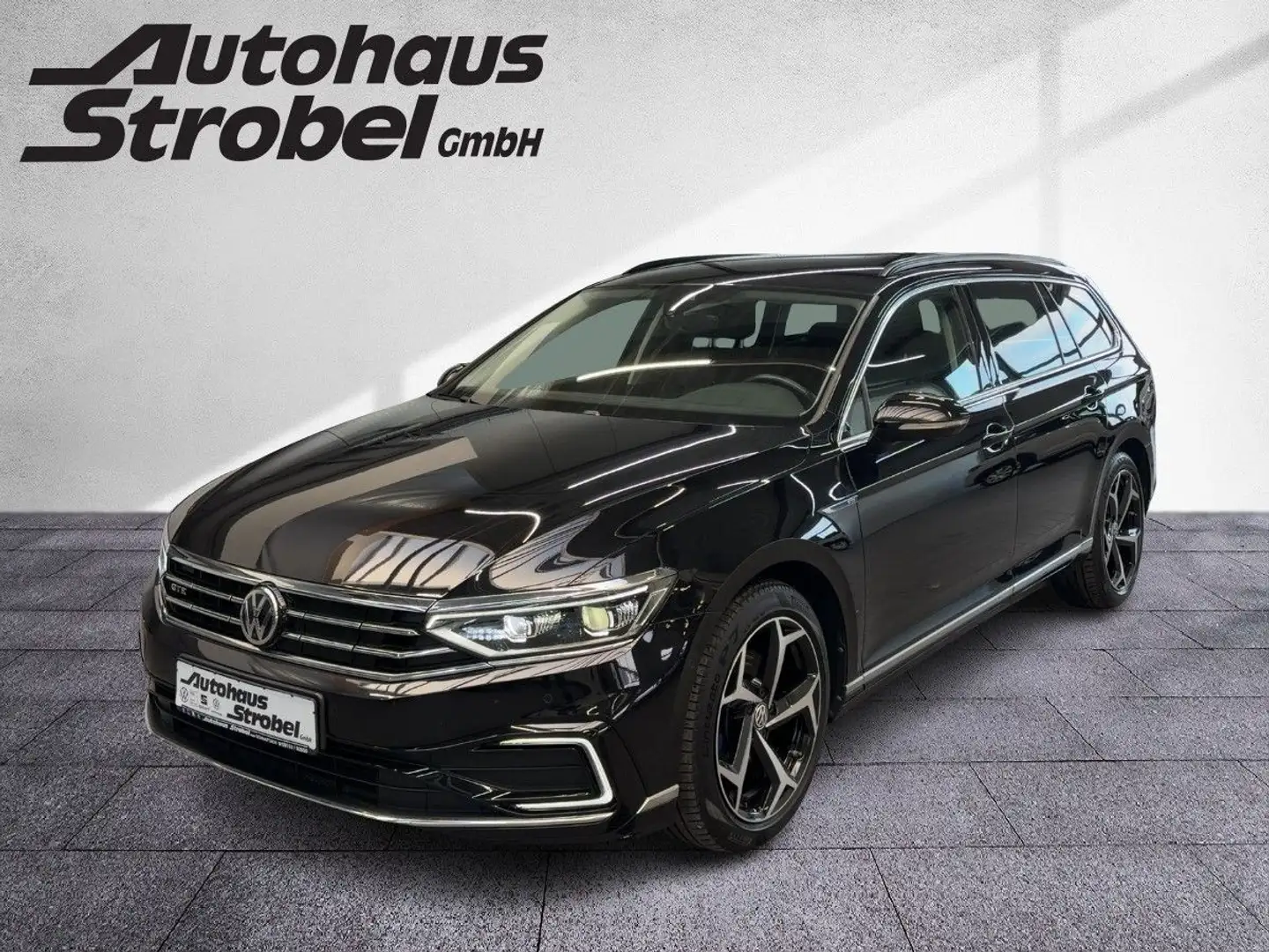 Volkswagen Passat Variant GTE 1.4 TSI DSG R-Line Standh. DC Schwarz - 2