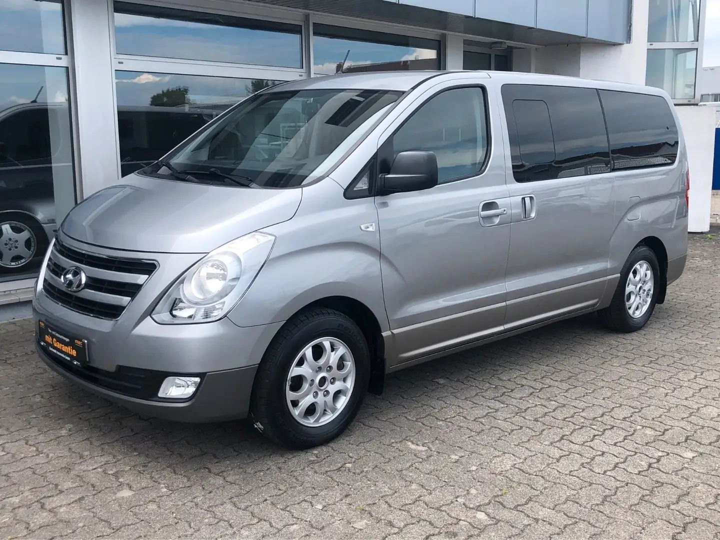 Hyundai H-1 2.5 CRDi Travel Comfort 8 Sitzer Srebrny - 1
