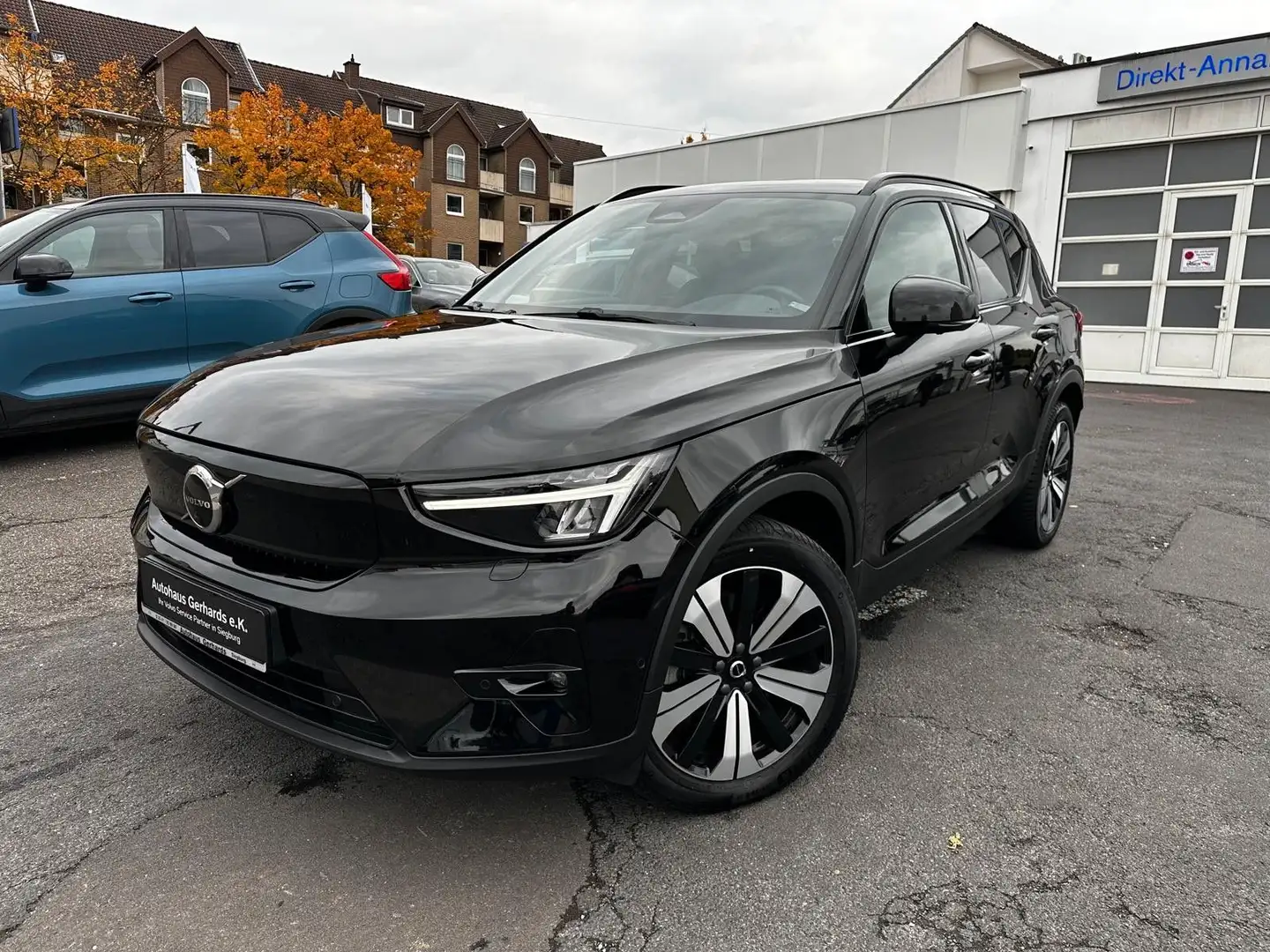 Volvo XC40 FWD Ultimate Dark Pano,360°,ACC,BLIS,Standh Schwarz - 1