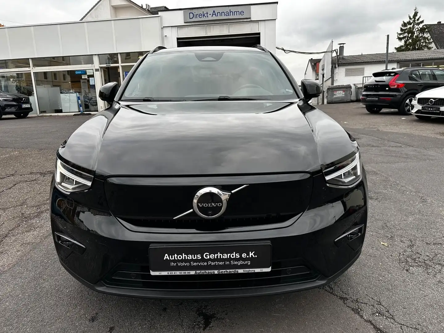 Volvo XC40 FWD Ultimate Dark Pano,360°,ACC,BLIS,Standh Schwarz - 2