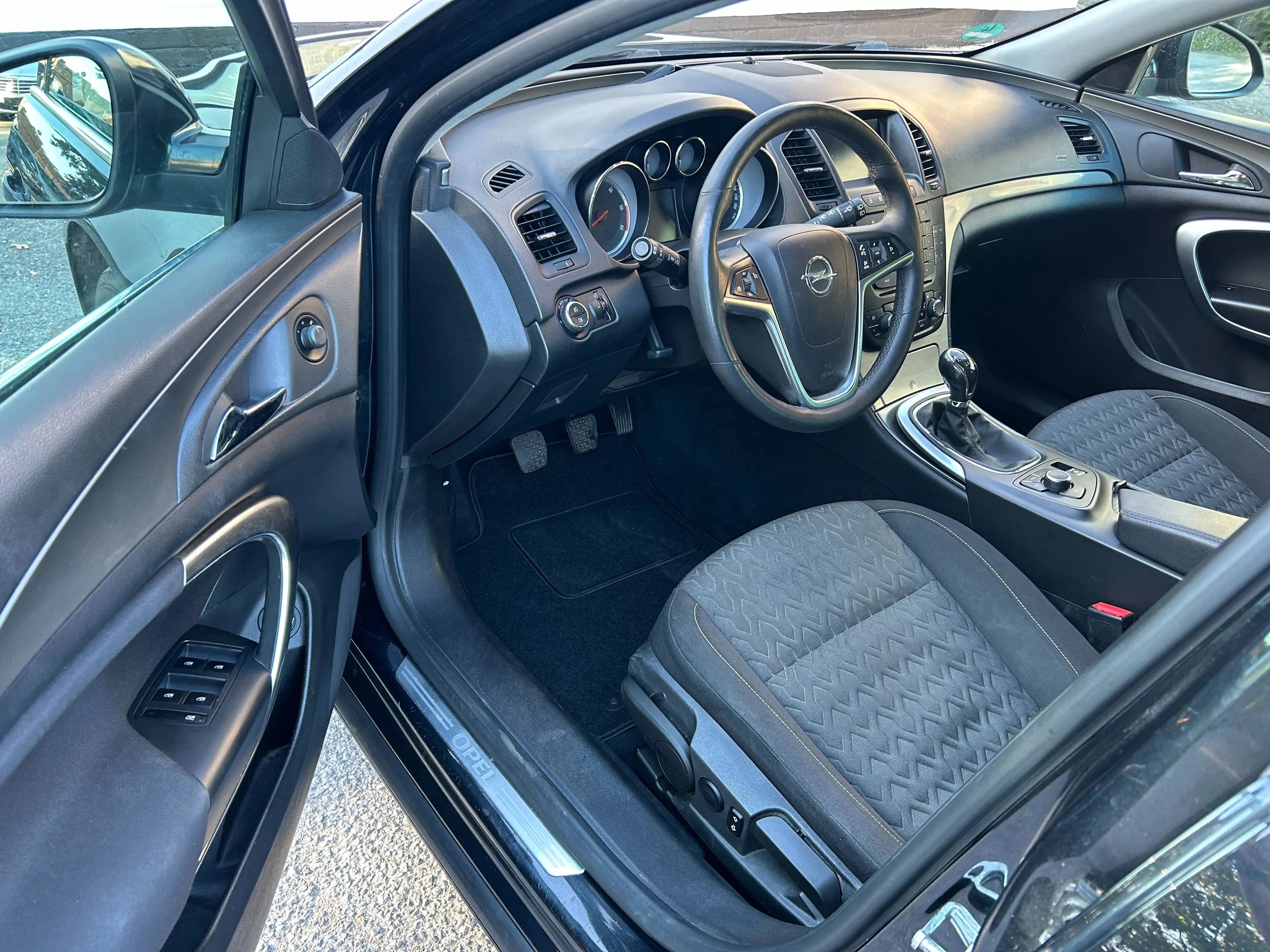 Opel Insignia Insignia Sports Tourer 2.0 CDTI, Xenon, PDC, Tüv Neu — photo 9