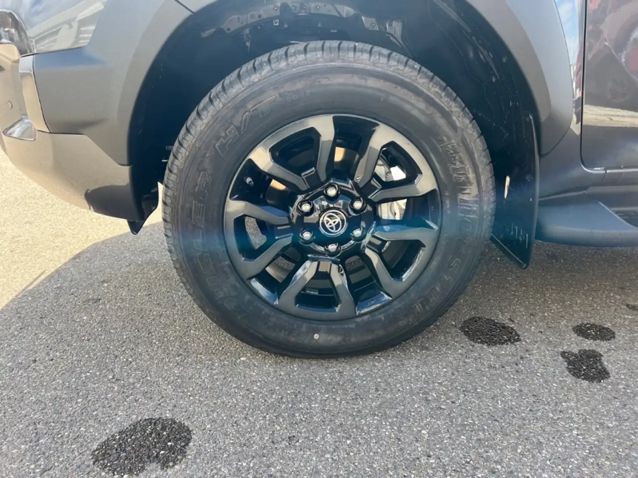 Toyota Hilux Double Cab Invincible 4x4 - On Stock 7