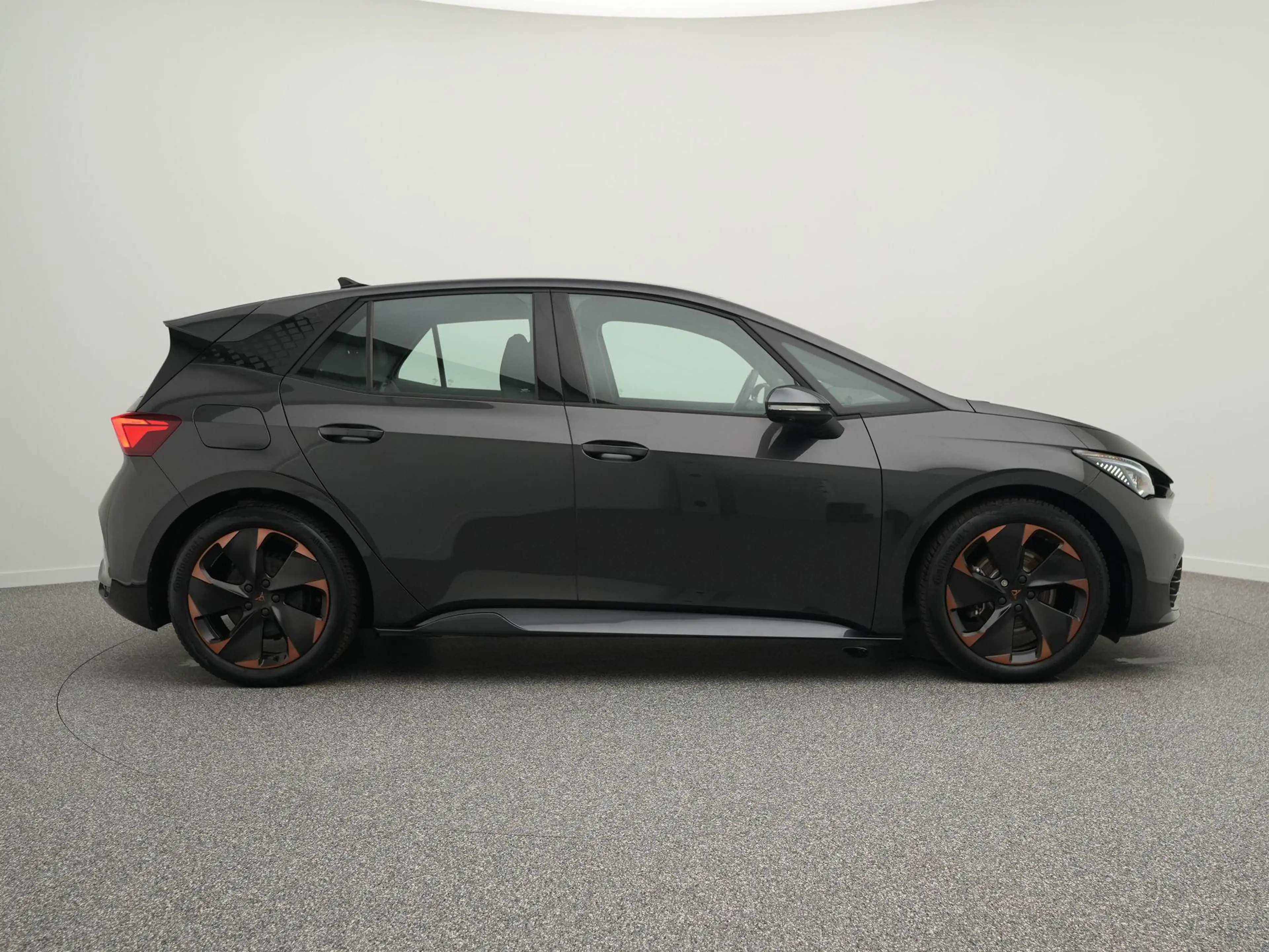 CUPRA Born Business 62 kWh 204pk | SOH 96% | Keyless | LED | — photo 2