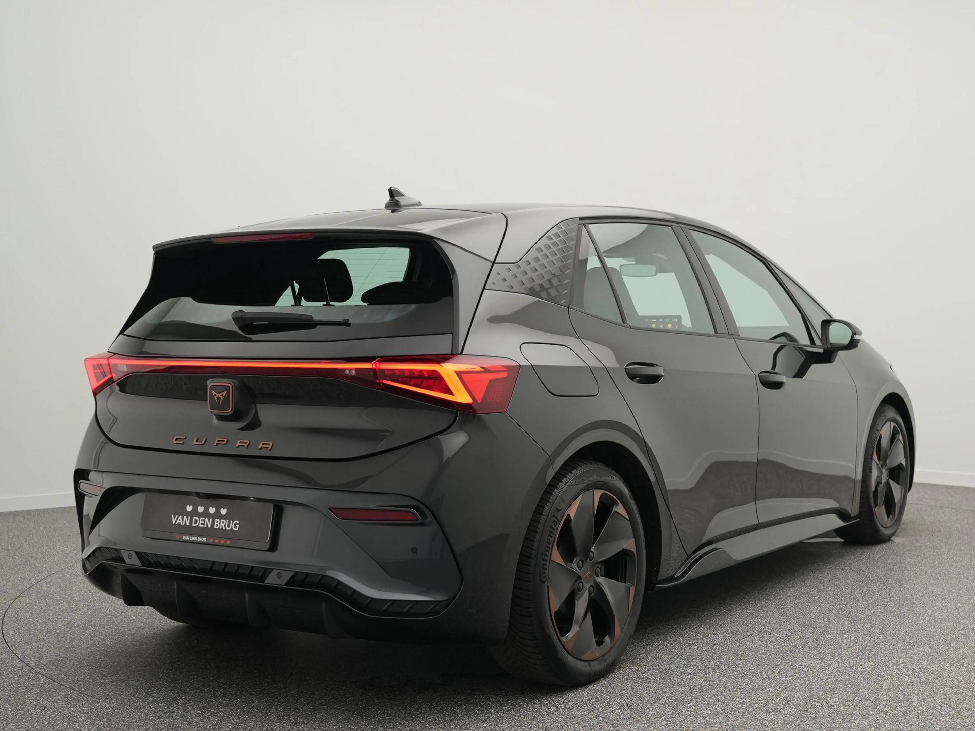 CUPRA Born Business 62 kWh 204pk | SOH 96% | Keyless | LED | — photo 3
