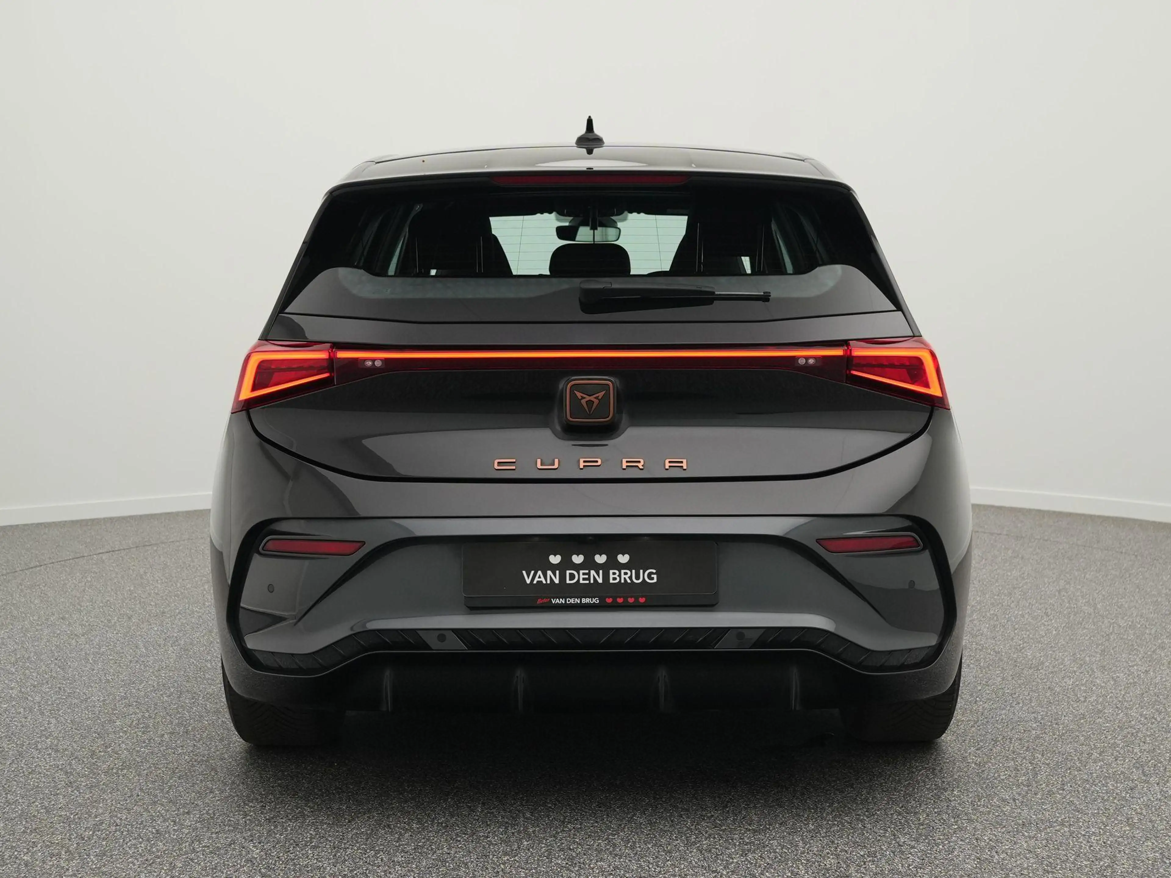 CUPRA Born Business 62 kWh 204pk | SOH 96% | Keyless | LED | — photo 4