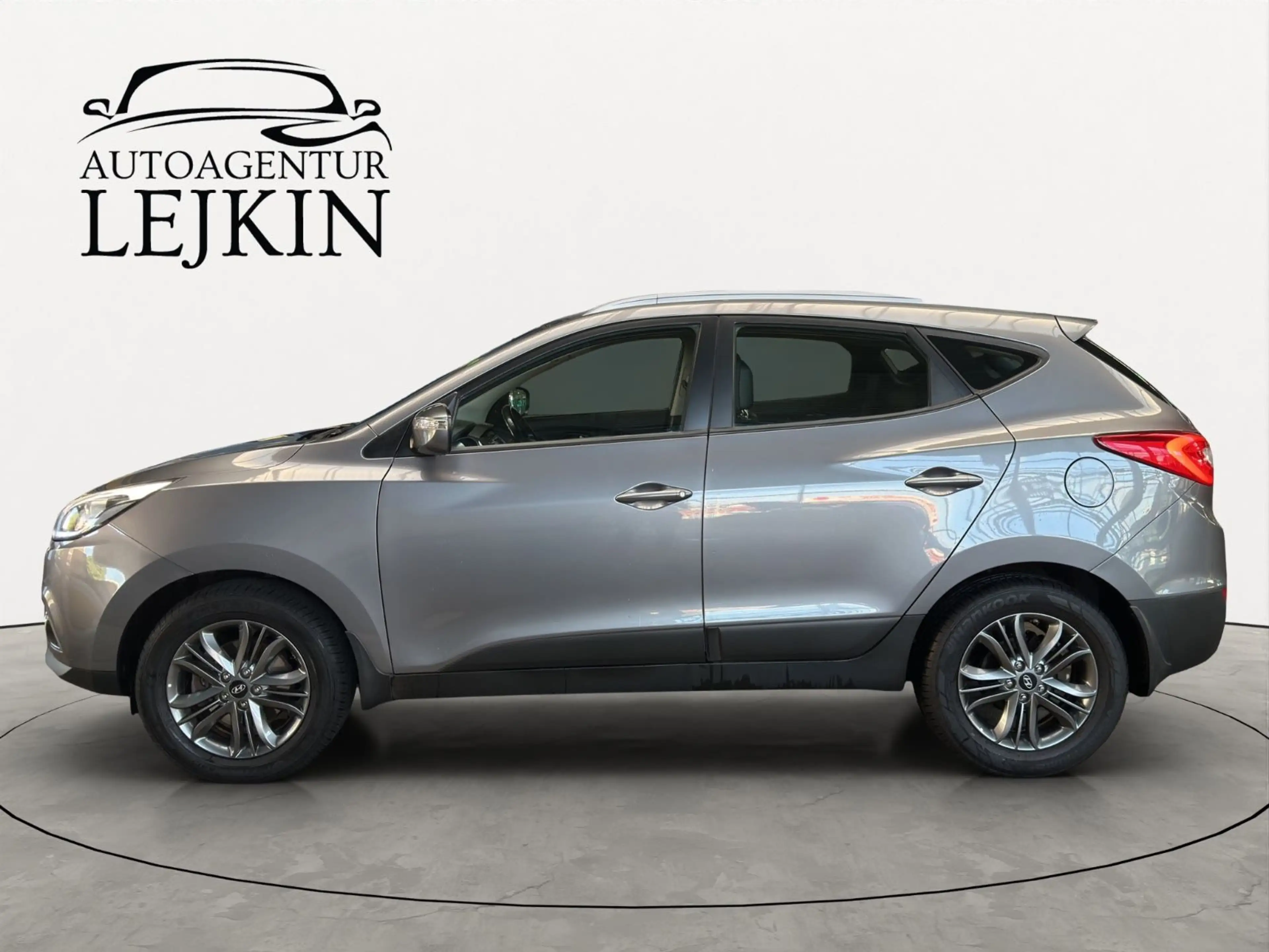 Hyundai iX35 1.6 FINALE*AHK*PDC*SITZHEIZUNG*TEILLEDER* — photo 2