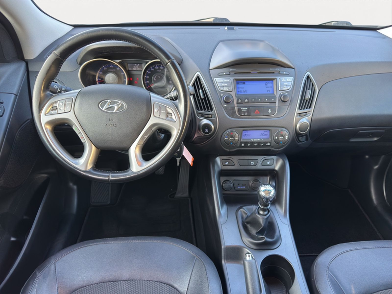 Hyundai iX35 1.6 FINALE*AHK*PDC*SITZHEIZUNG*TEILLEDER* — photo 11