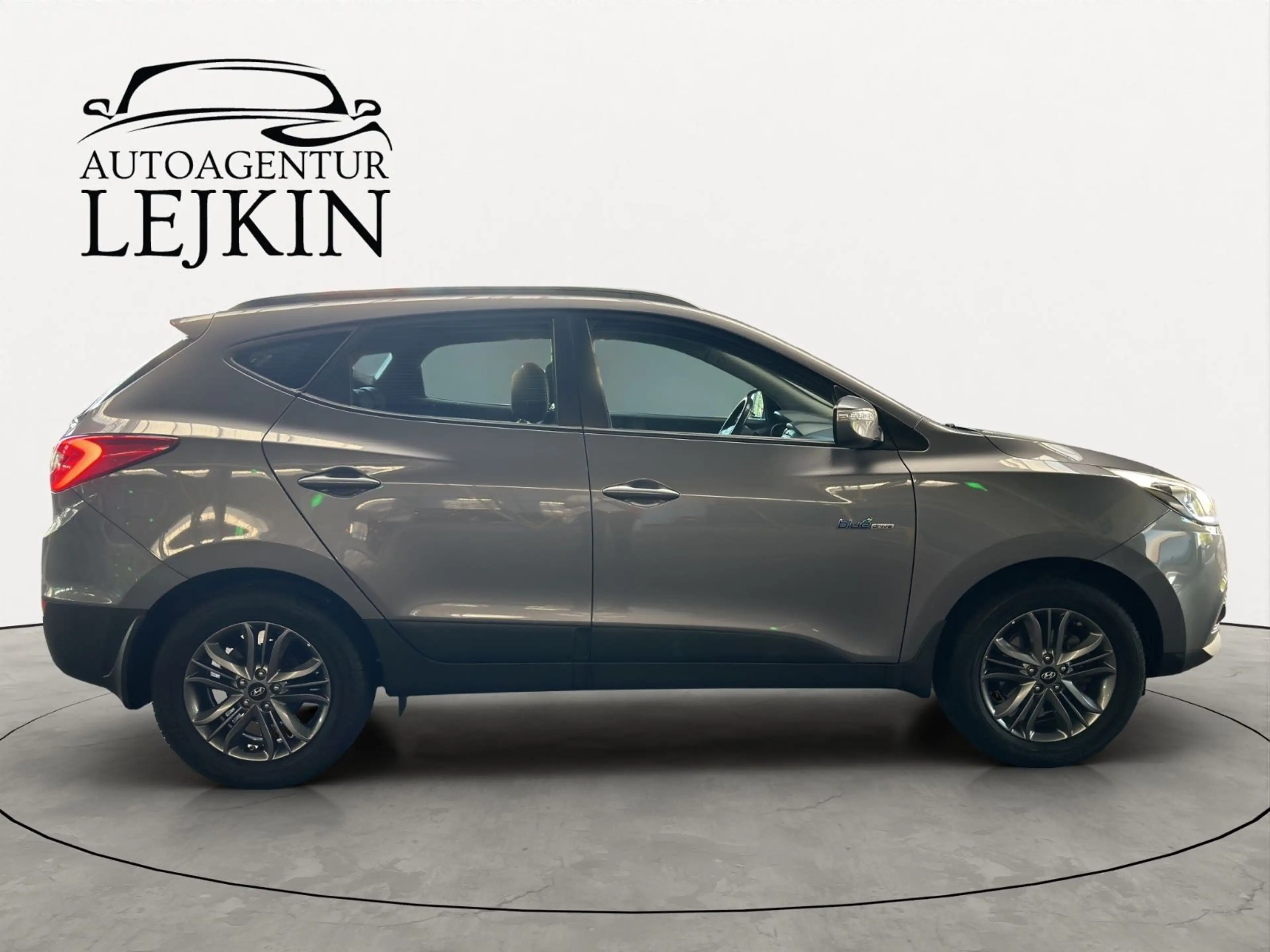 Hyundai iX35 1.6 FINALE*AHK*PDC*SITZHEIZUNG*TEILLEDER* — photo 6