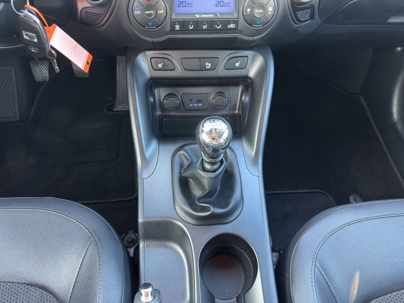 Hyundai iX35 1.6 FINALE*AHK*PDC*SITZHEIZUNG*TEILLEDER* — photo 15