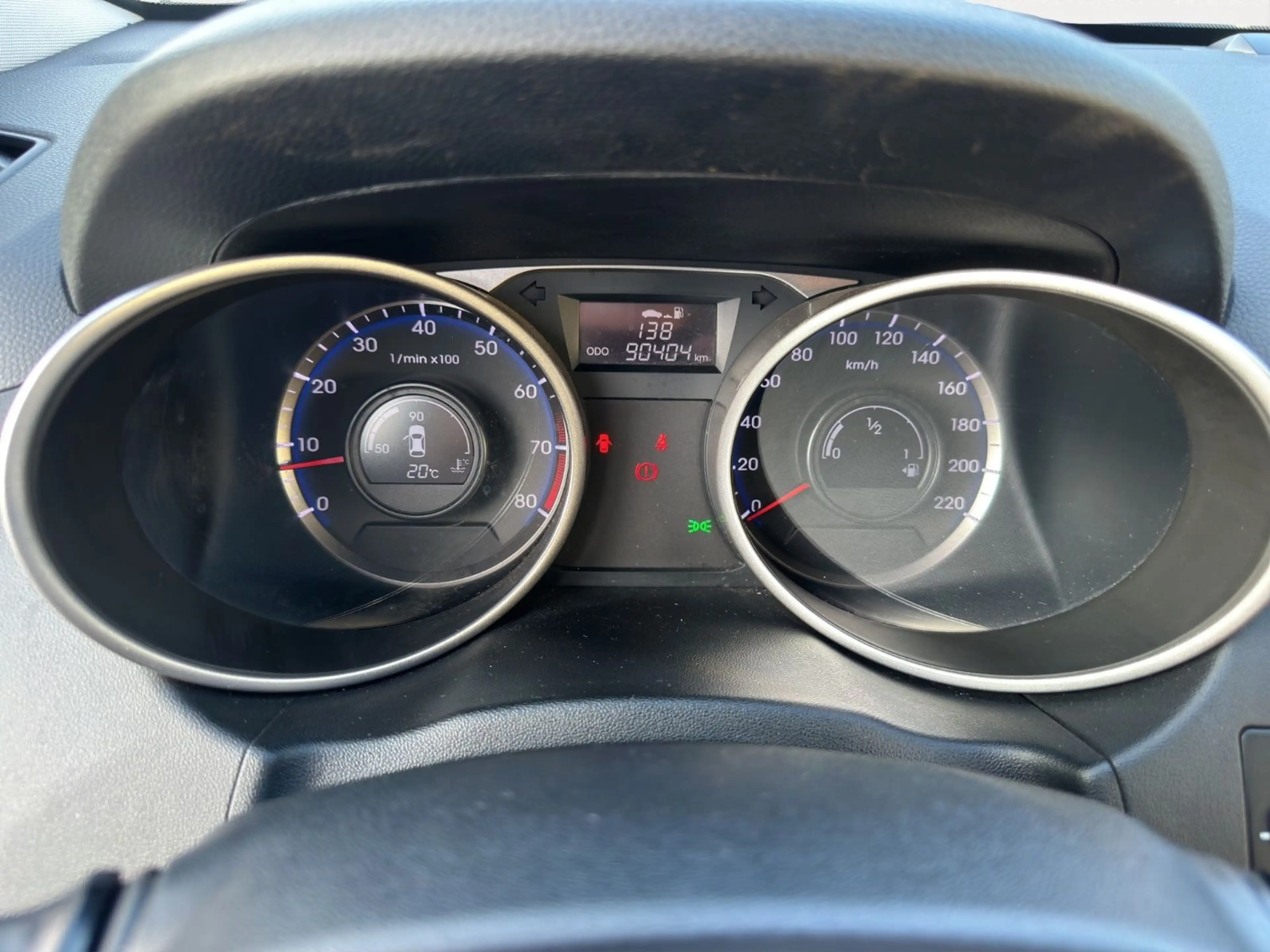 Hyundai iX35 1.6 FINALE*AHK*PDC*SITZHEIZUNG*TEILLEDER* — photo 13