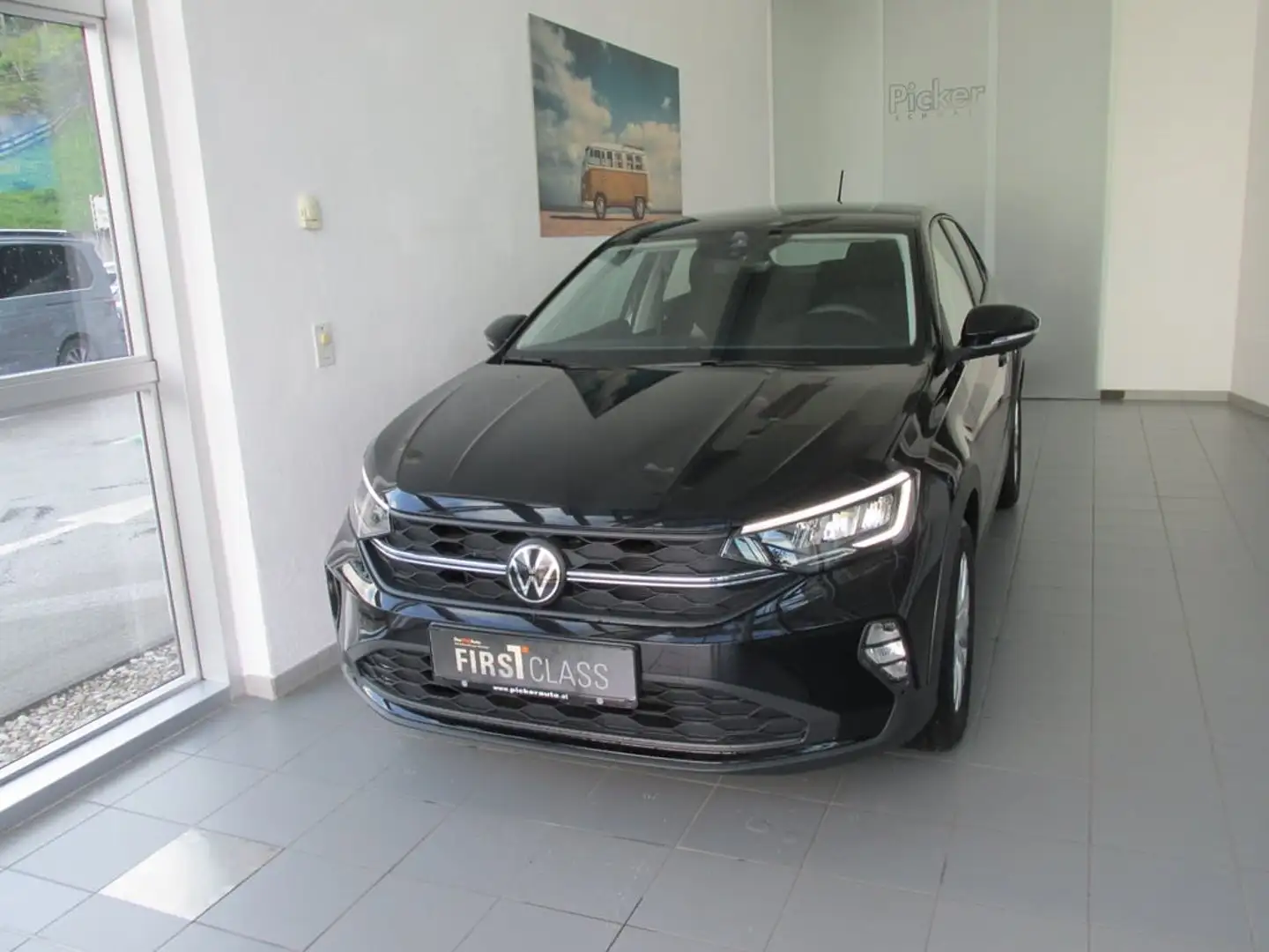 Volkswagen Taigo 4Me TSI Schwarz - 2