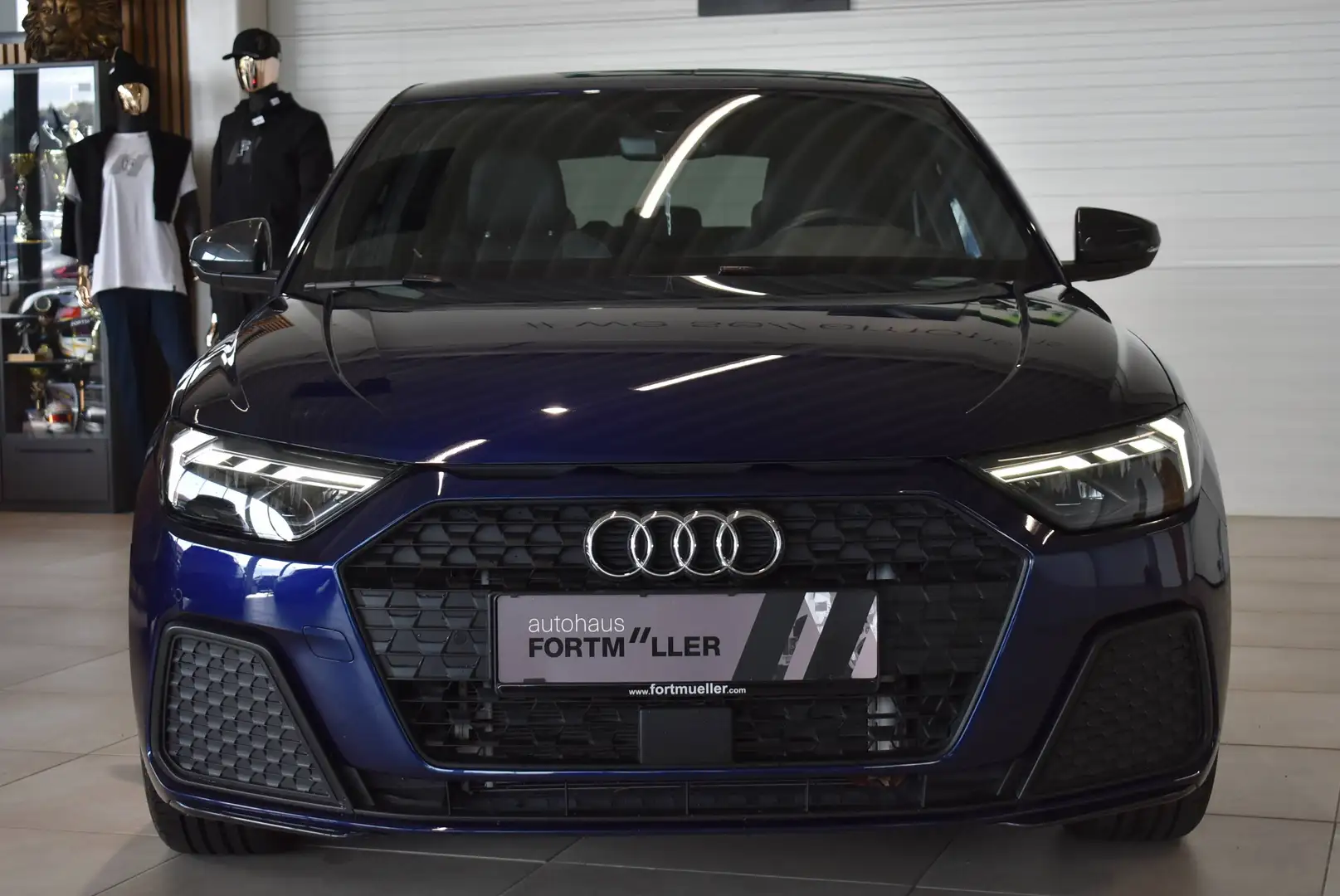 Audi A1 30 TFSI Aut. // S line Sport Blau - 2