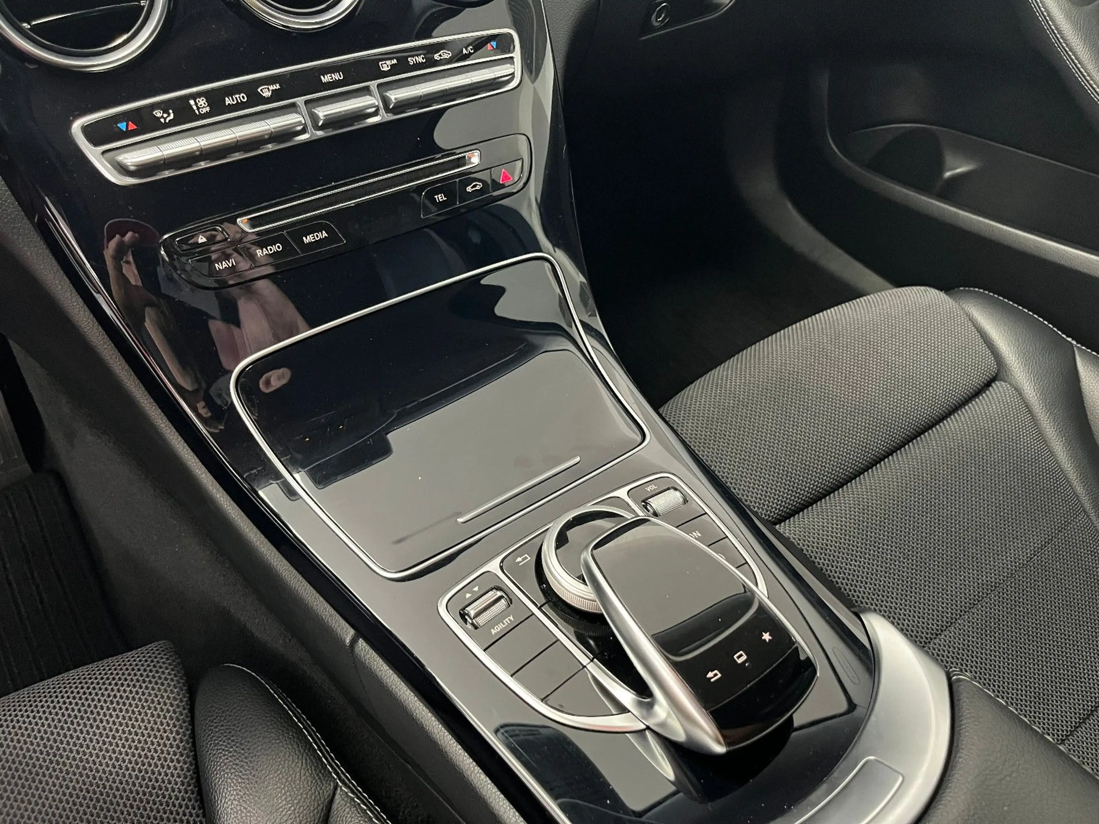 Mercedes-Benz C 180 Lim. Avantgarde Aut. Navi/LED/Totw./Spurh. — photo 14