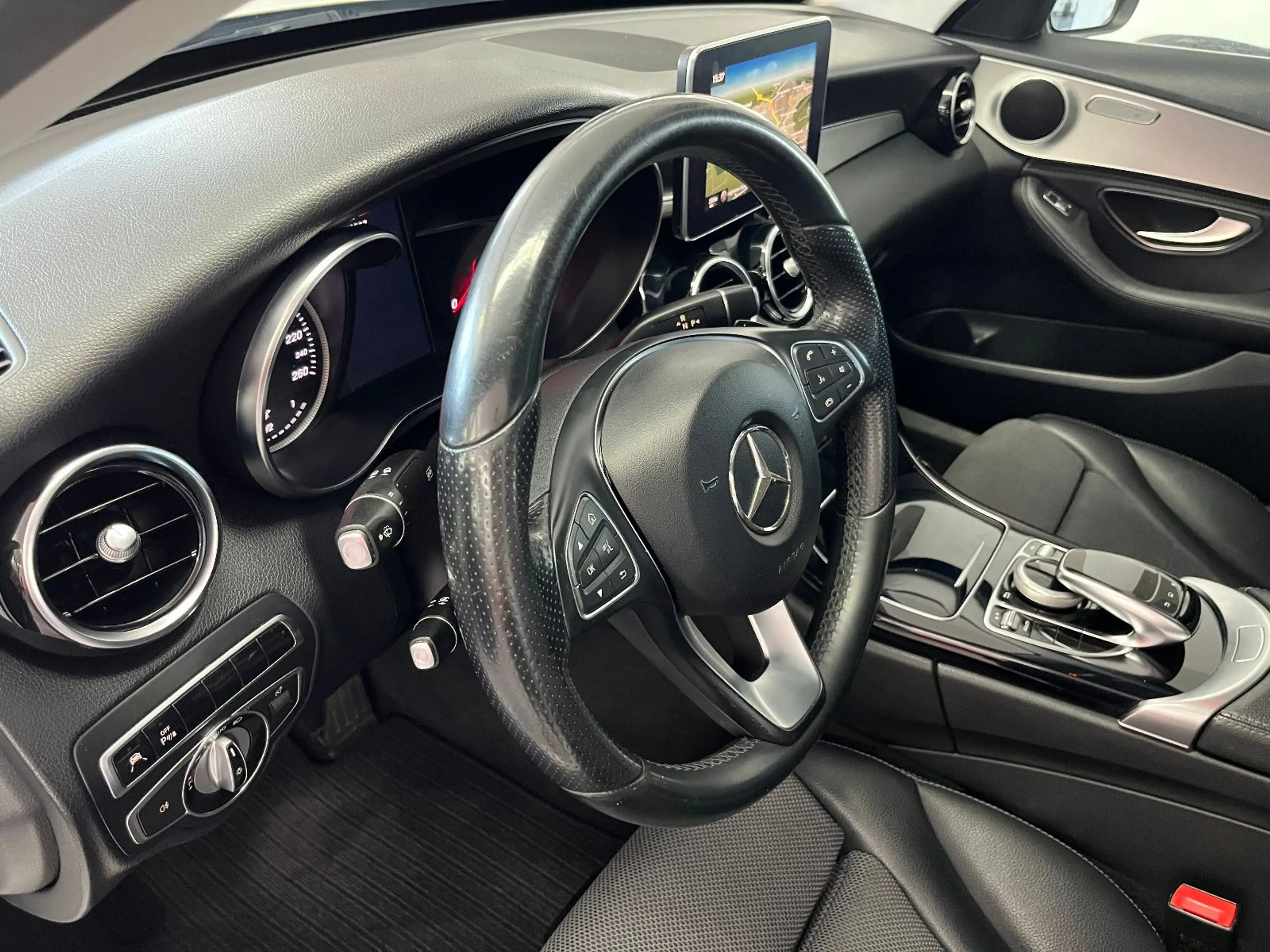 Mercedes-Benz C 180 Lim. Avantgarde Aut. Navi/LED/Totw./Spurh. — photo 9
