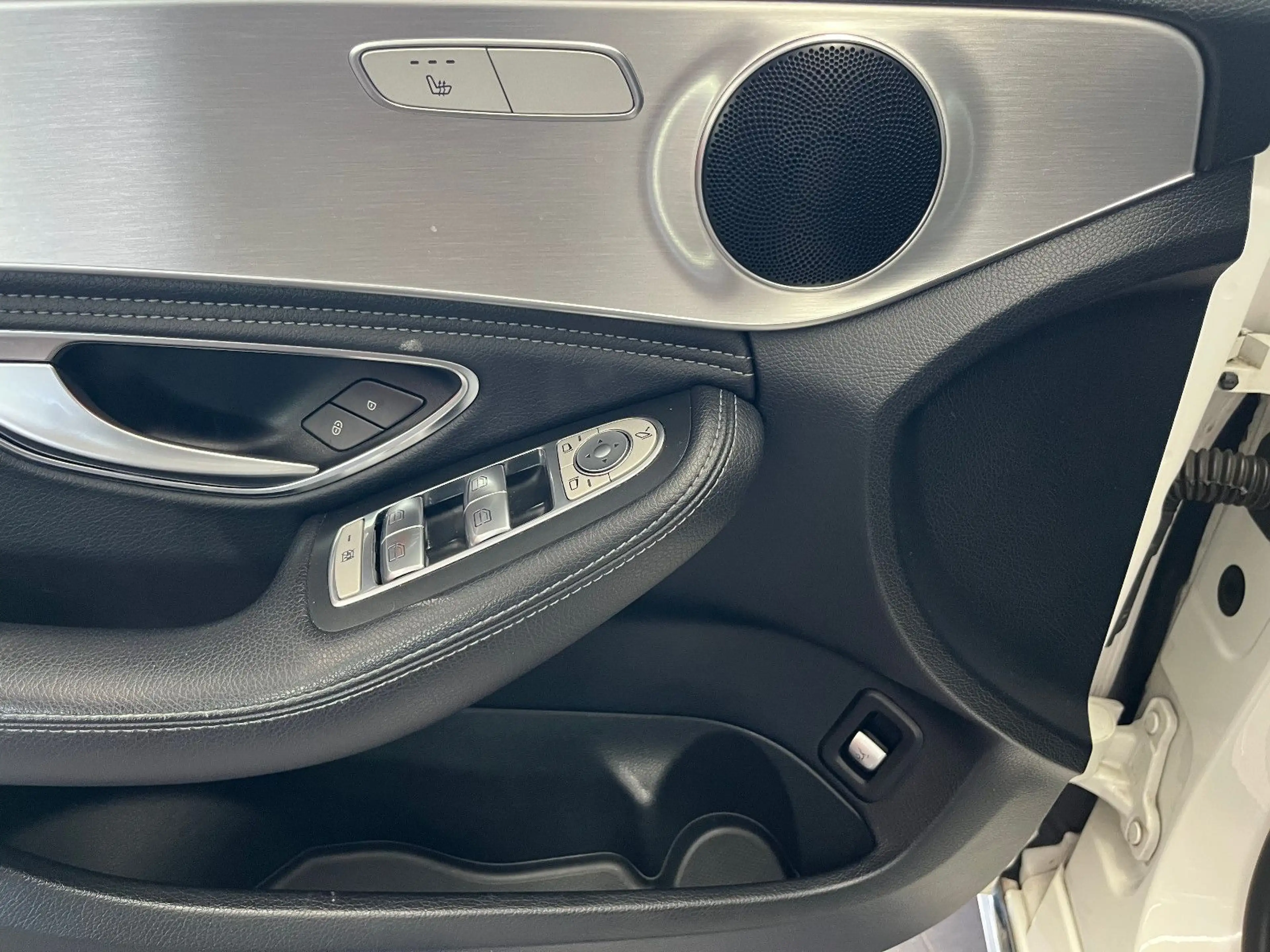 Mercedes-Benz C 180 Lim. Avantgarde Aut. Navi/LED/Totw./Spurh. — photo 7