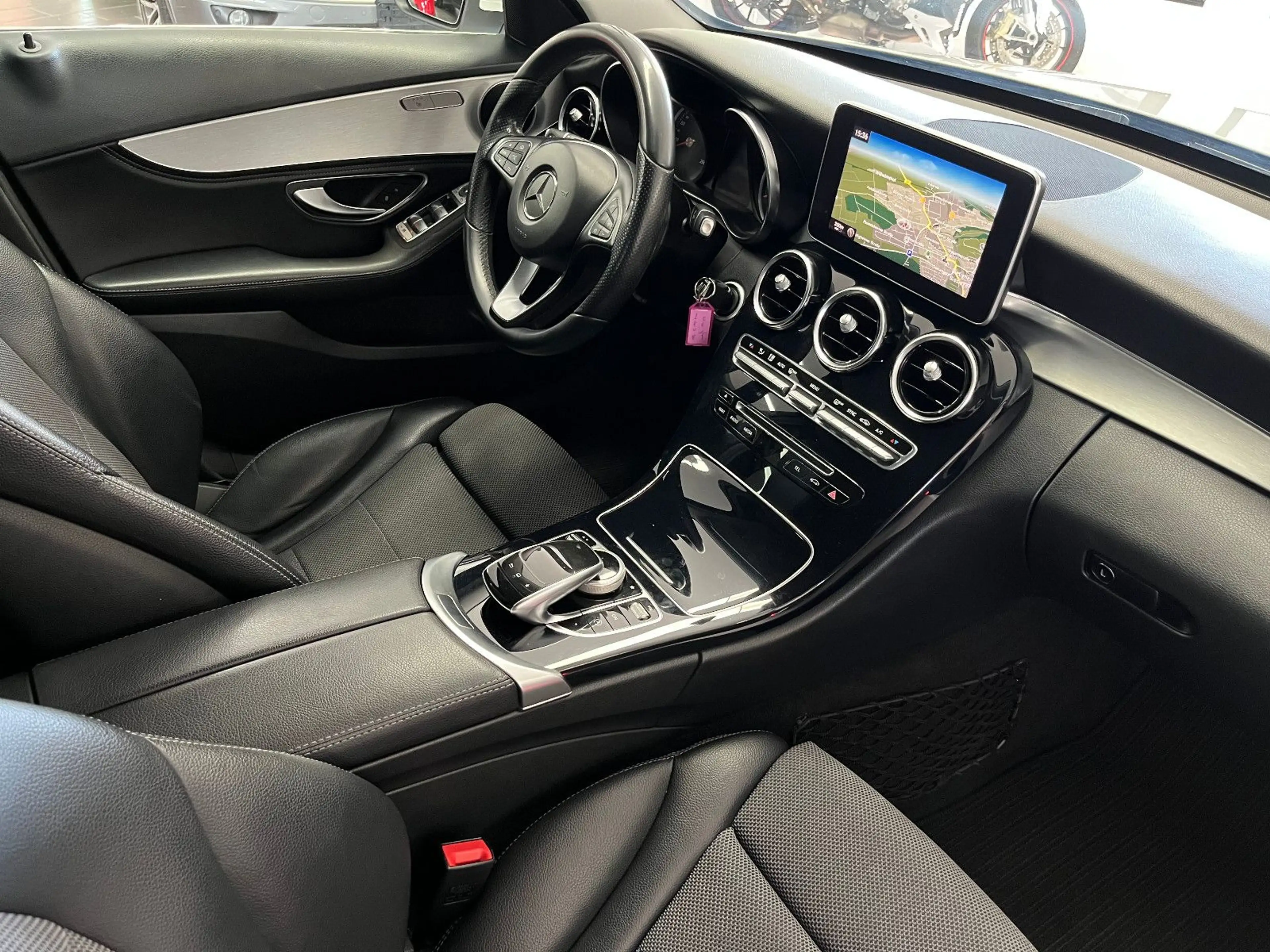 Mercedes-Benz C 180 Lim. Avantgarde Aut. Navi/LED/Totw./Spurh. — photo 2