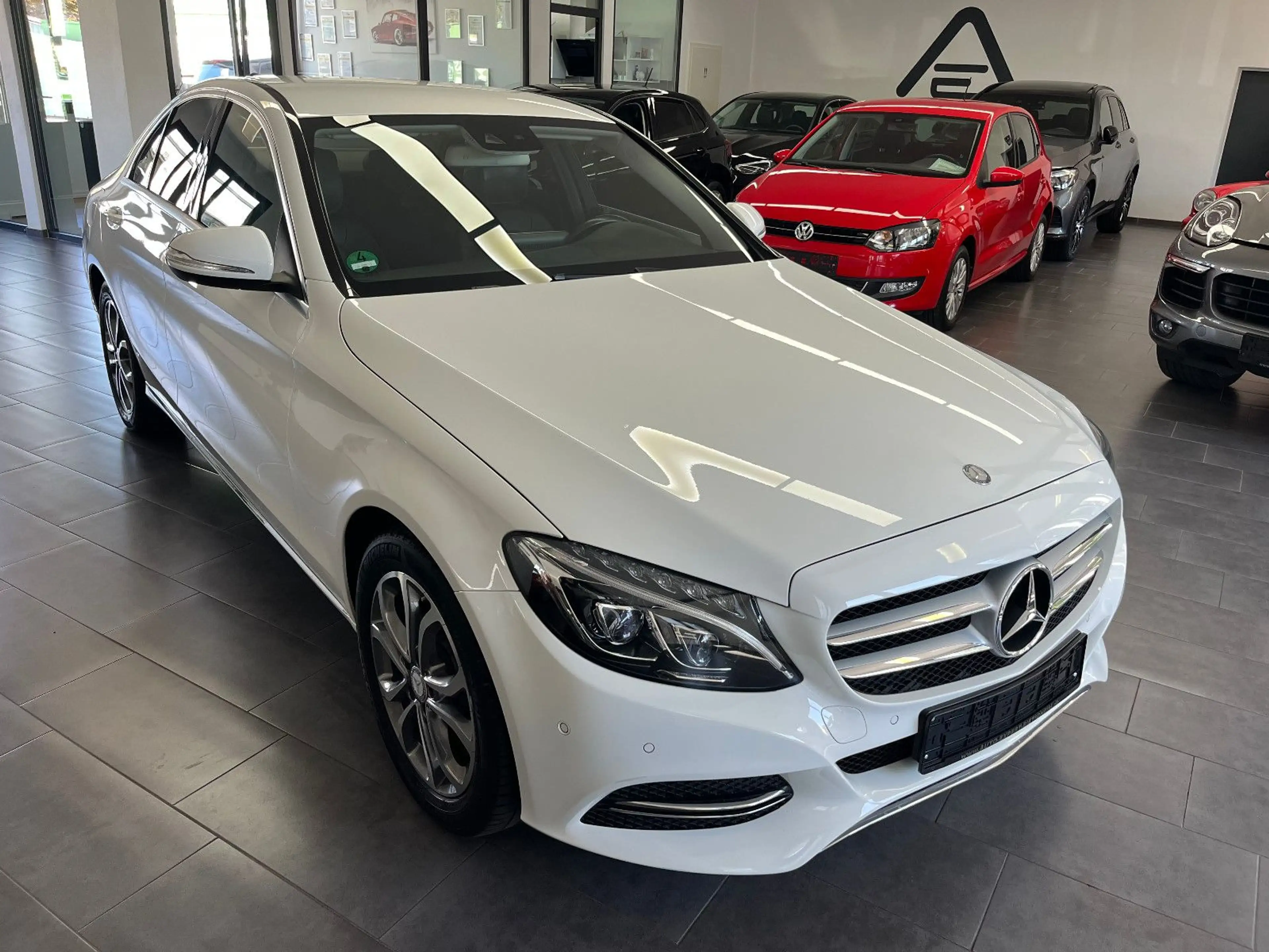 Mercedes-Benz C 180 Lim. Avantgarde Aut. Navi/LED/Totw./Spurh.