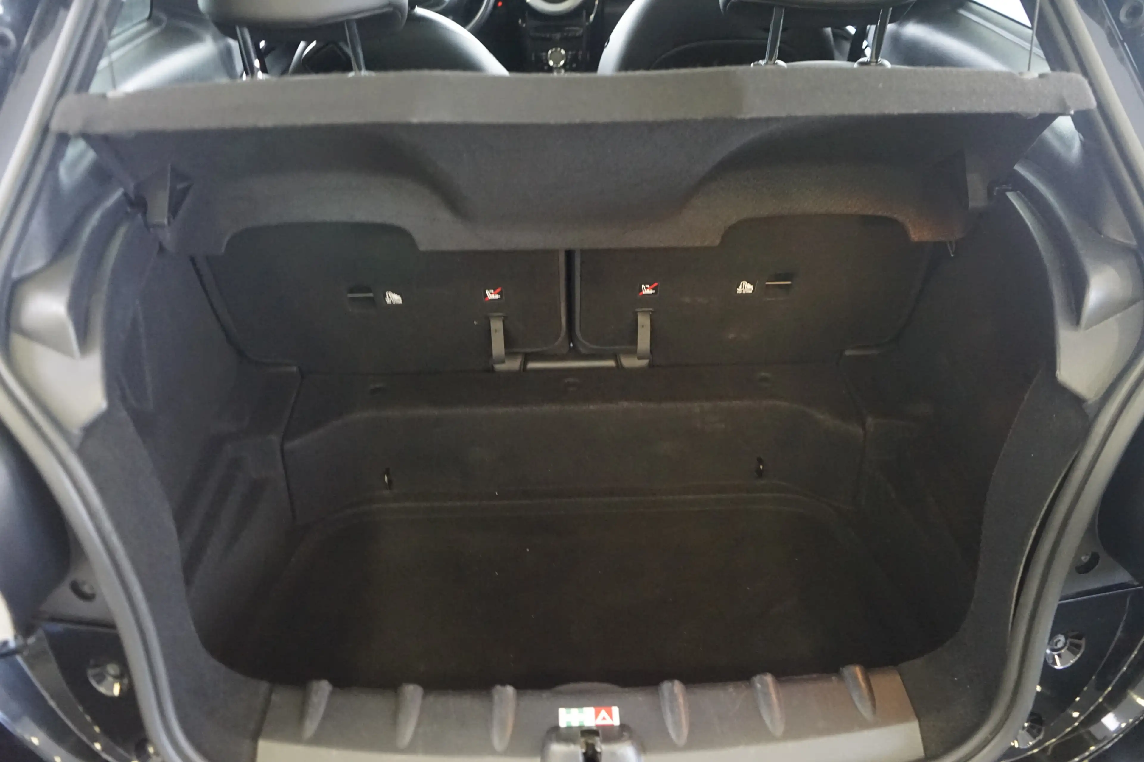 MINI Cooper SD PANO+NAVI+PDC+SITZHEIZUNG — photo 8