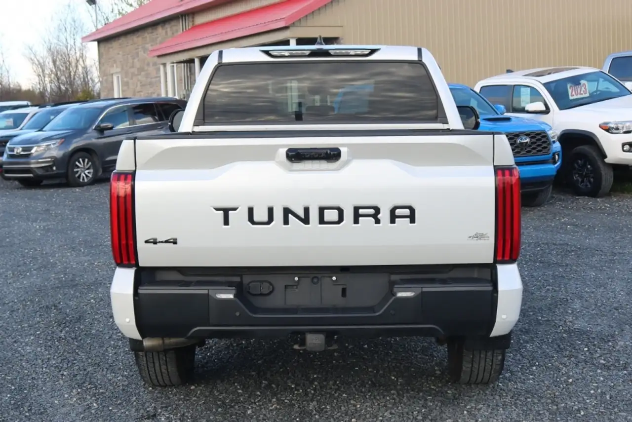 Toyota Tundra снимка Toyota Tundra