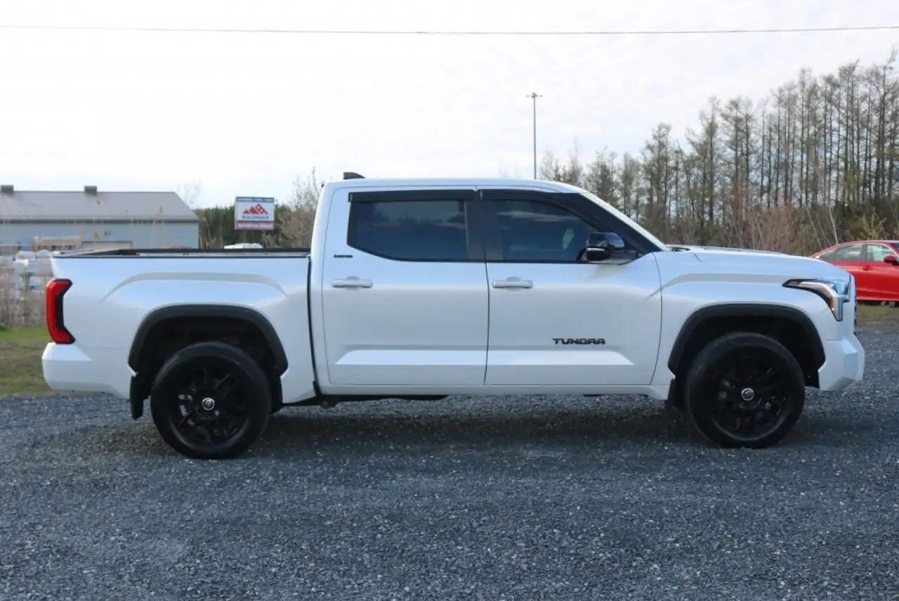 Toyota Tundra снимка Toyota Tundra