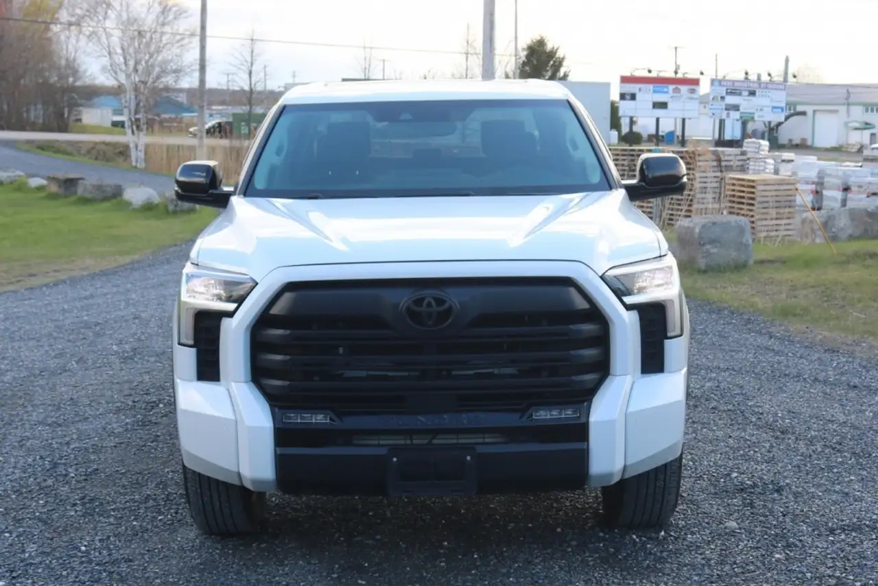 Toyota Tundra снимка Toyota Tundra